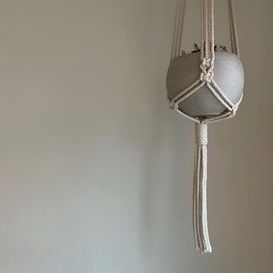 Macrame plant holder